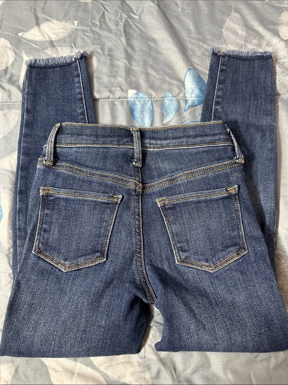 EUC Old Navy Dark Blue Distressed Girls Rockstar Jeggings Sz 7